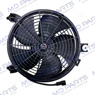 Eletroventilador do Condensador Mitsubishi L200 Triton 2009>/ Pajero Dakar 2008>/ Pajero Full 2011>/ Pajero HPE 2008>/ Pajero TR4 2009> - 12 Volts OEM: MN123607/AVLD14001