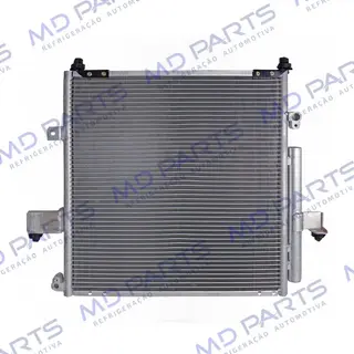 Condensador Mitsubishi L200 Triton Gasolina V6 / Diesel 2012> Fluxo Paralelo OEM: CA550024 / DS545027